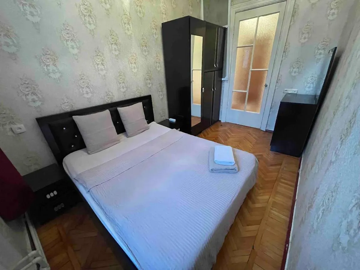 In The Centre Of Baku On Fountain Square And Near To Old Town Apartment